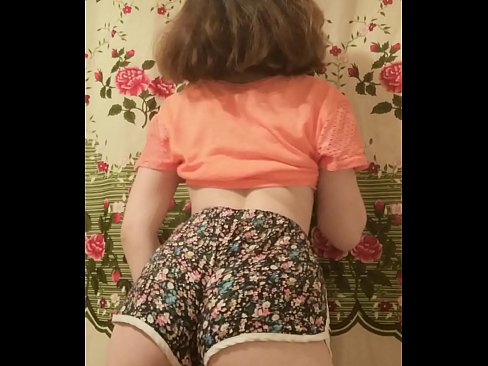 ❤️ Dhallaan yar oo sexy ah oo iska siibaysa surwaalka gaaban ee kamarada ❤️ Muqaal dabada %so.3dhentaix.ru